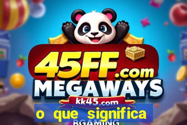 o que significa sonhar dobrando roupas
